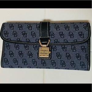 Dooney and Bourke wallet